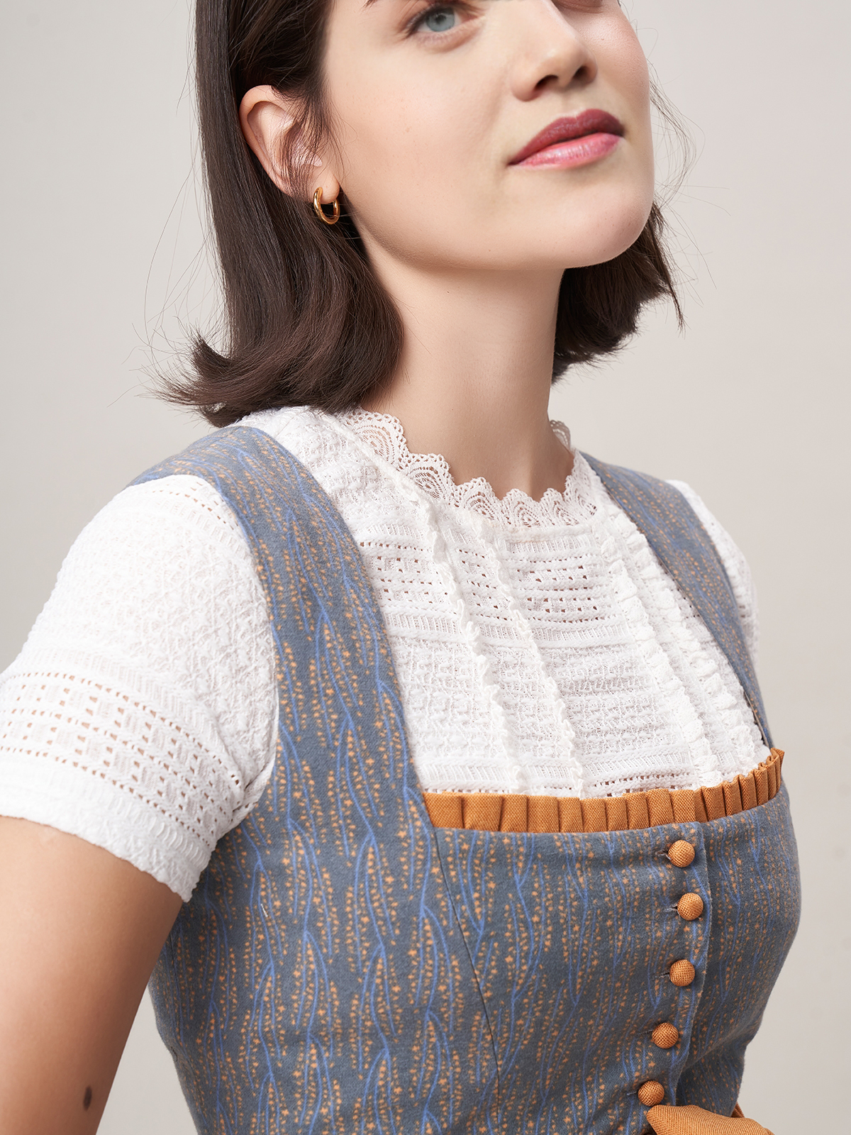 Elegantes blaues Midi Dirndl