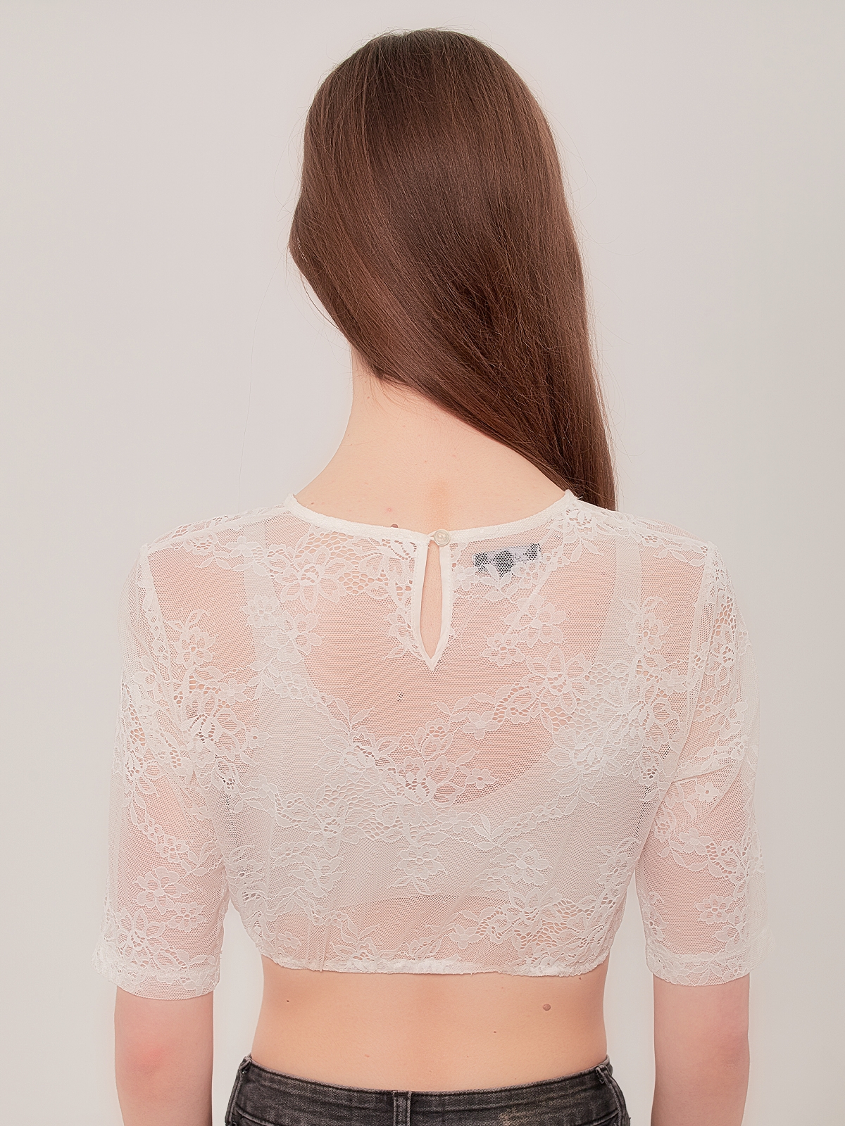 Dirndl-Bluse in Weiß – perfekt für einen klassischen Look