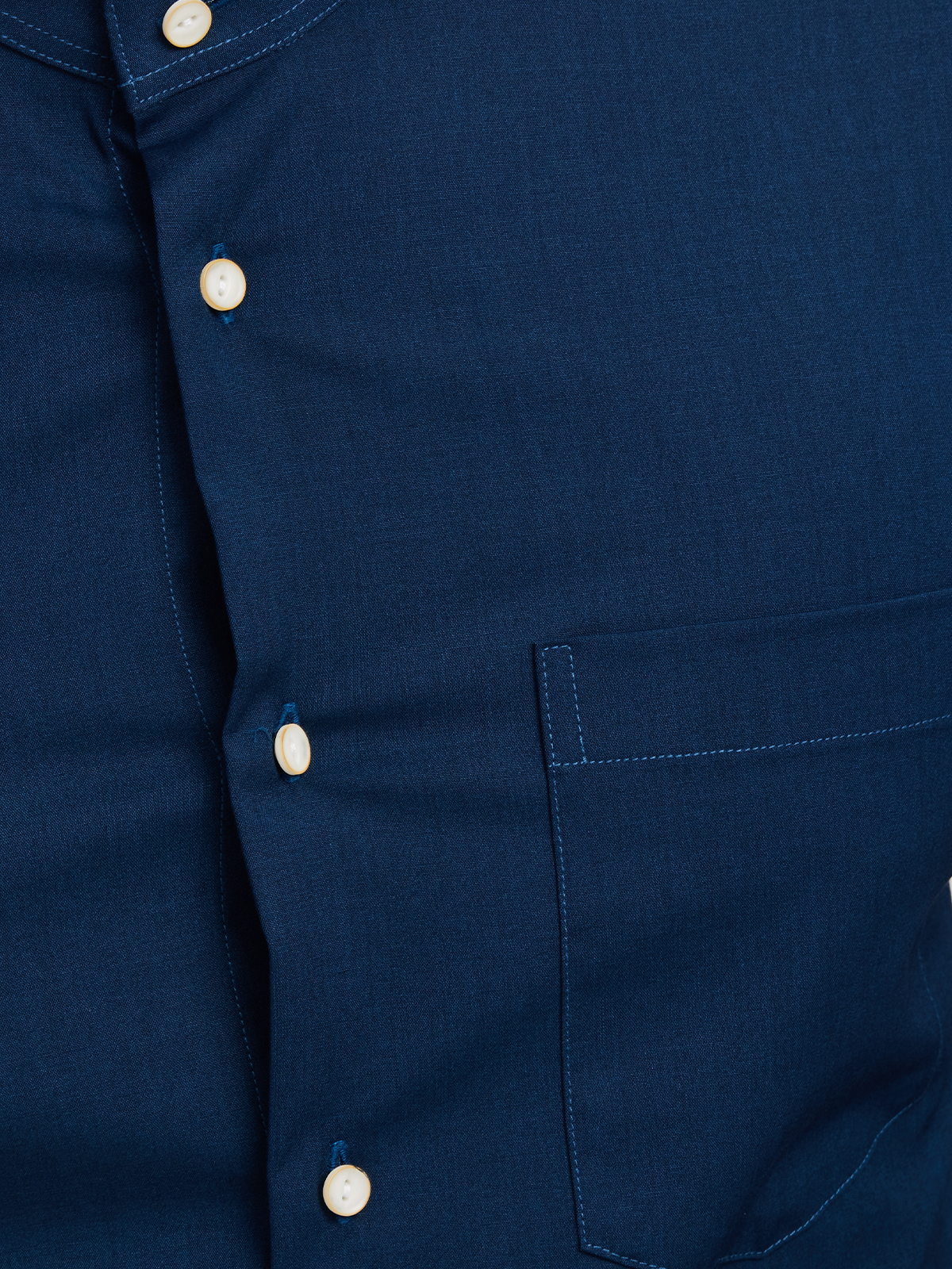 Dirndl mit Ausschnitt in Blau