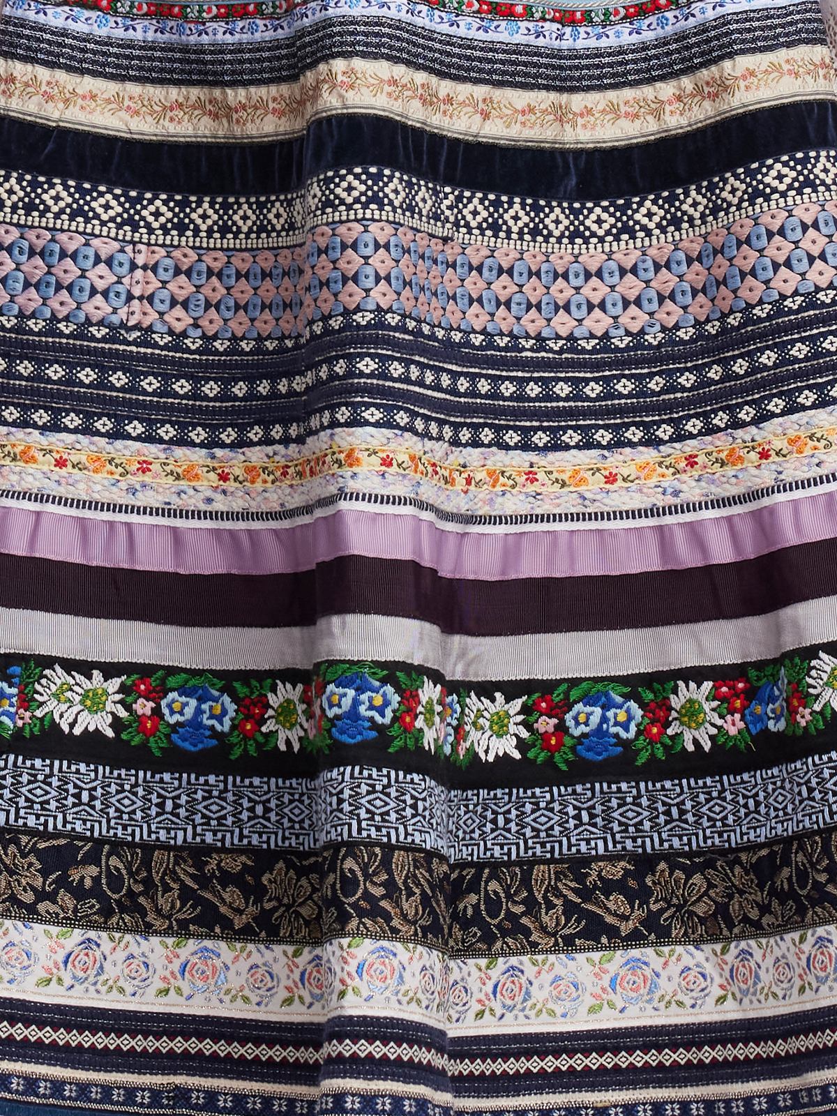 Modernes Dirndl in Blau