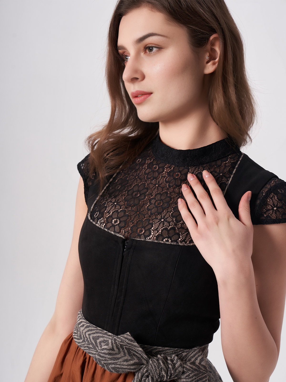 Dirndl in Rosa mit Glitzer – Eleganz und Tradition vereint
