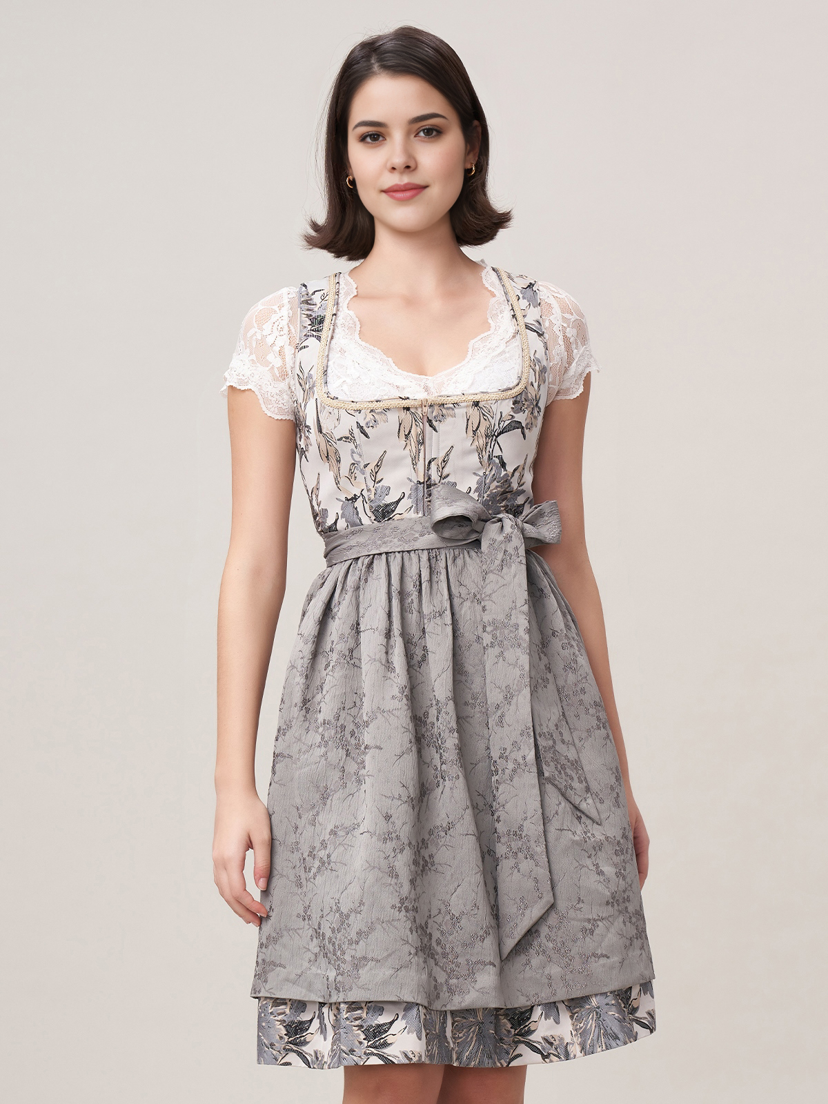 Schwarzes Dirndl mit modernen Details