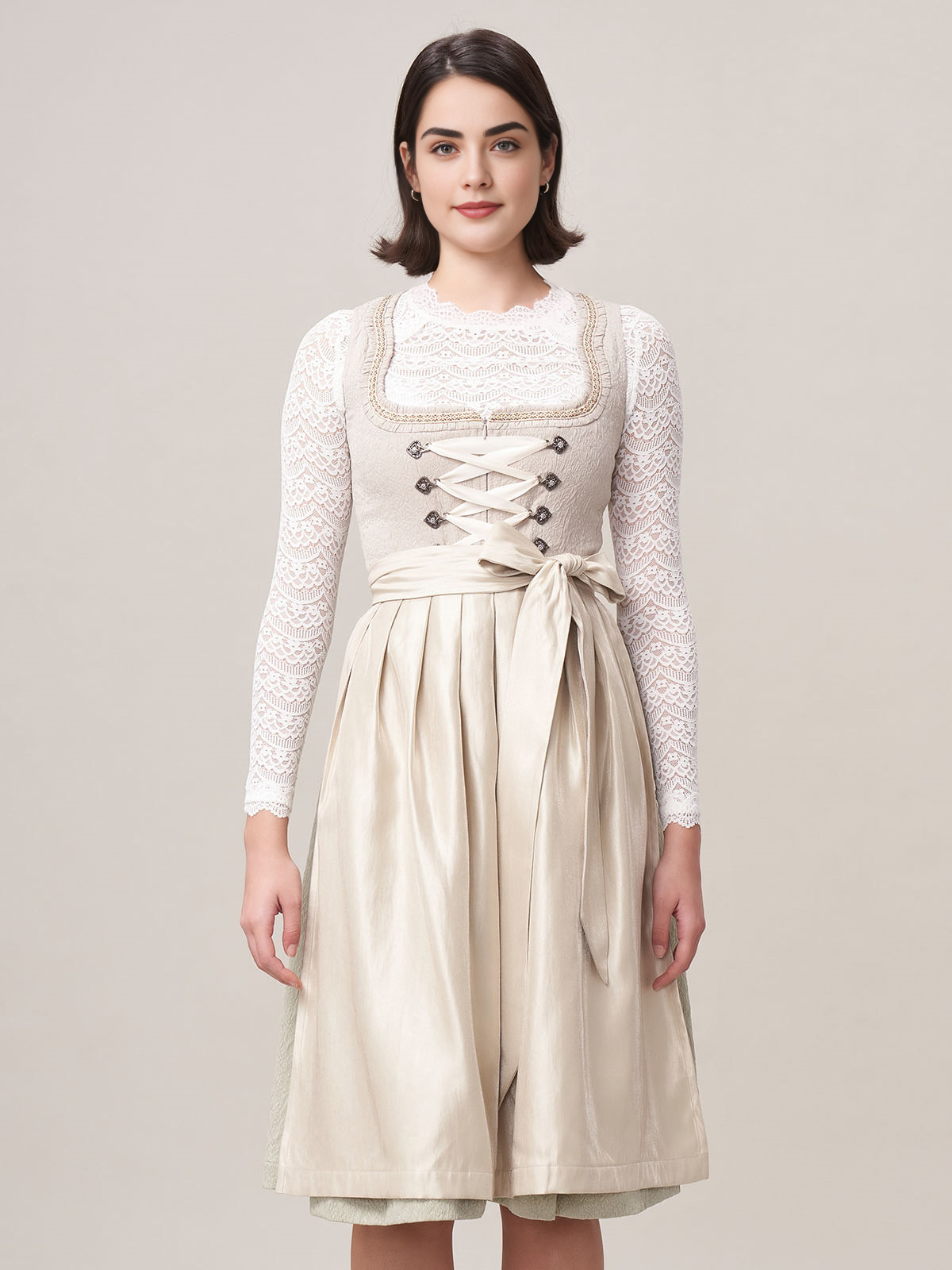 Elegantes Dirndl mit raffiniertem Ausschnitt