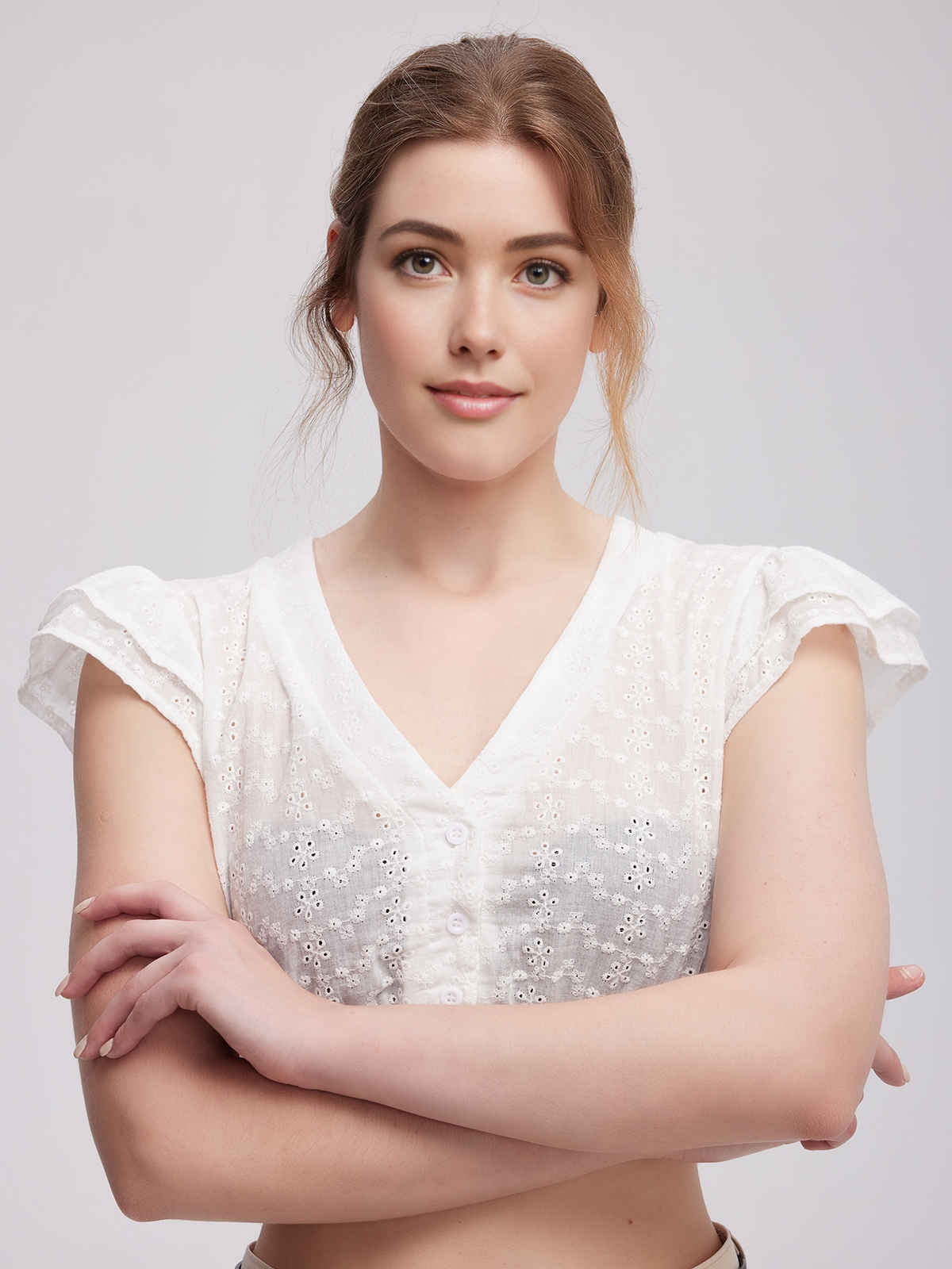 Dirndlbluse in Weiß mit Spitzenverzierung
