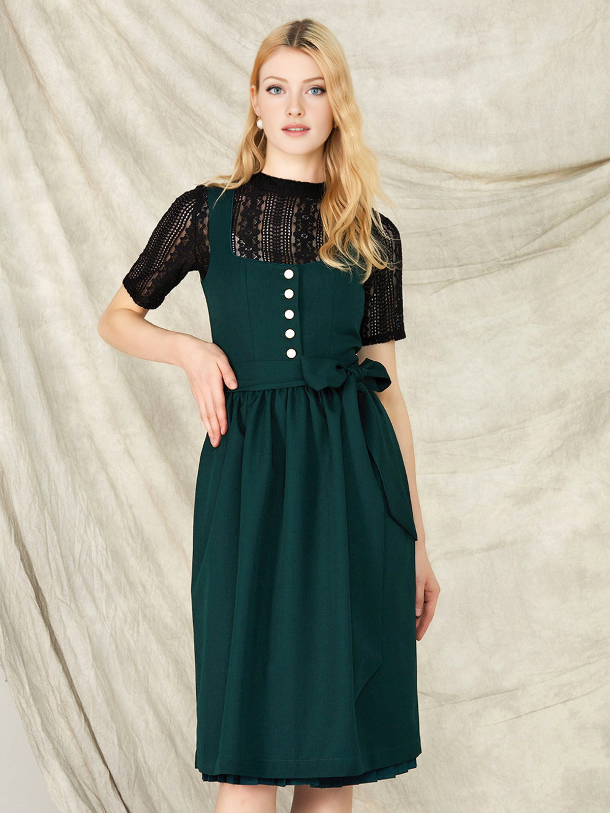 Ein elegantes Dirndl in Grün mit Herz-Ausschnitt