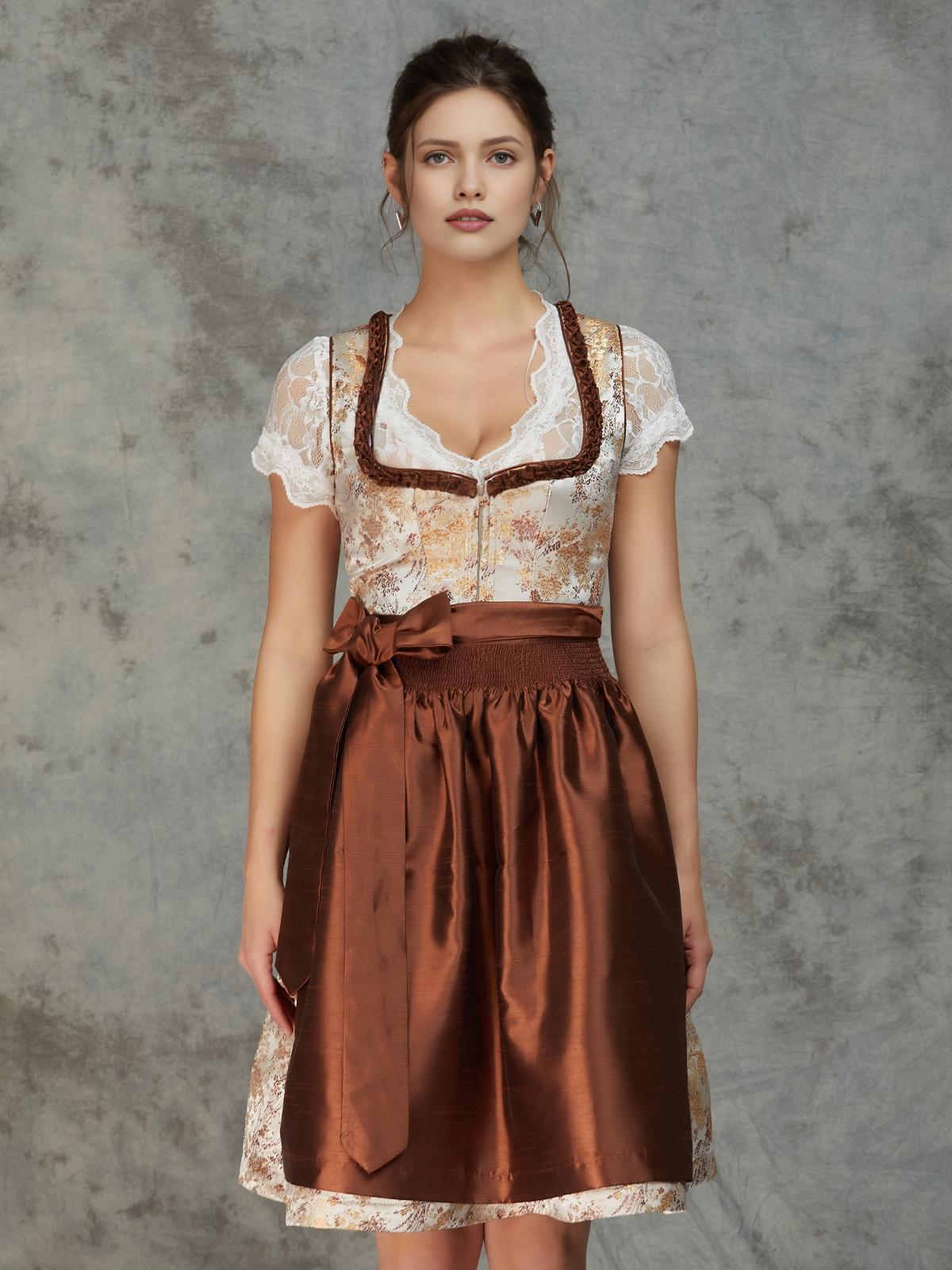 Oranges Dirndl – strahlend und selbstbewusst