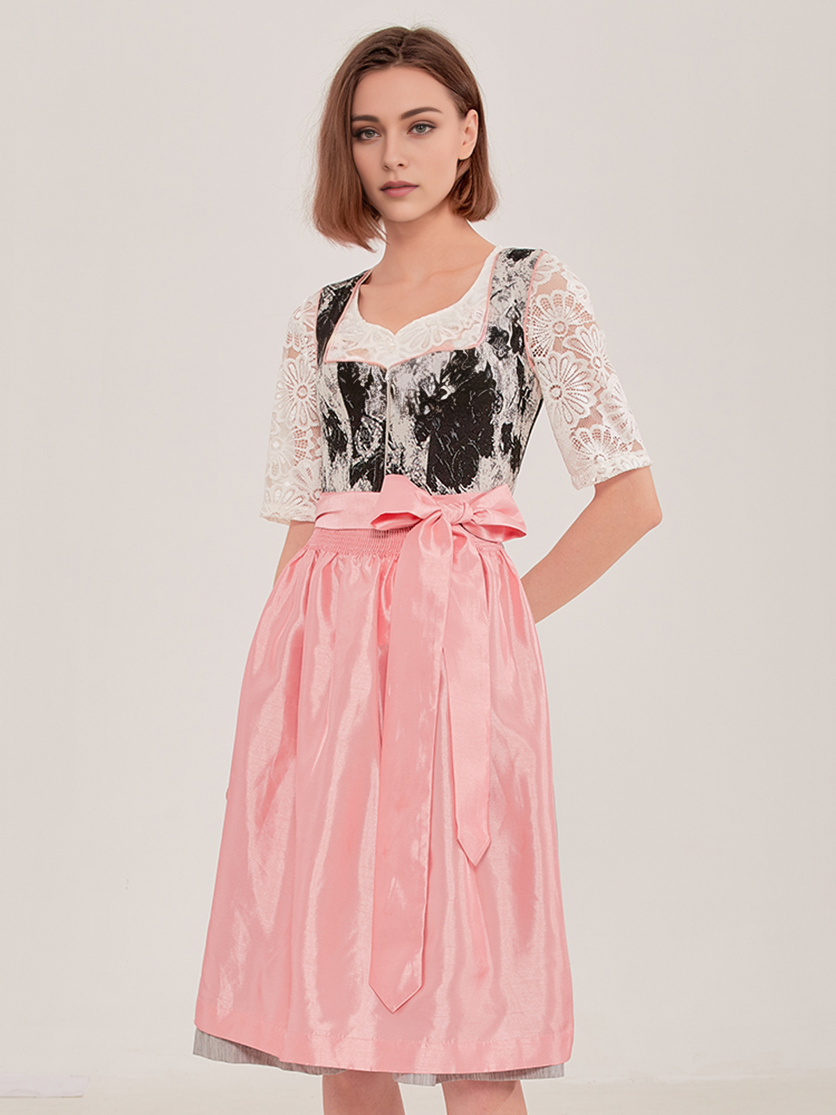 Modernes blaues Samt Dirndl in eleganter Passform