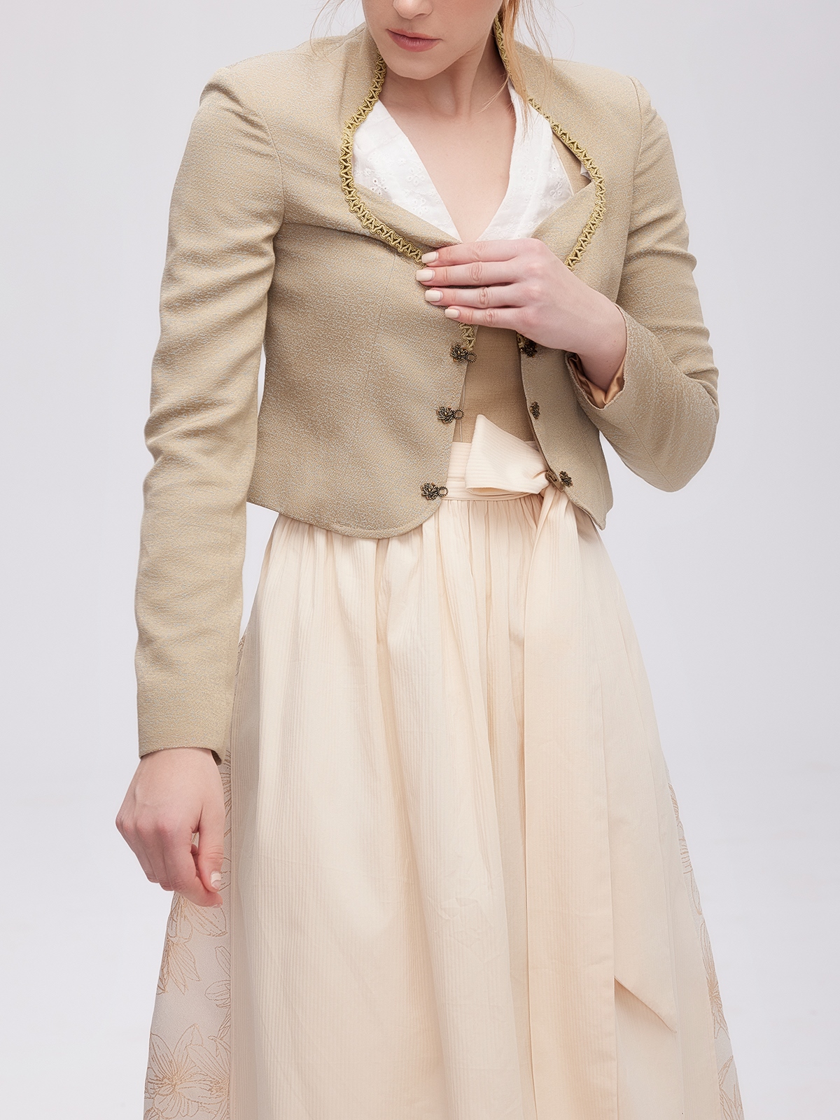 Modernes graues Dirndl mit lässigem Jacket