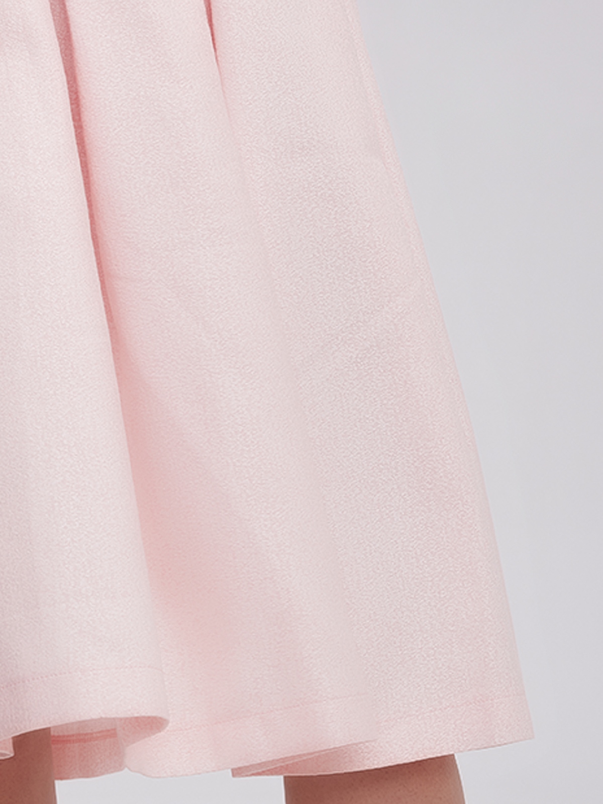 Modernes Dirndl in Rosa