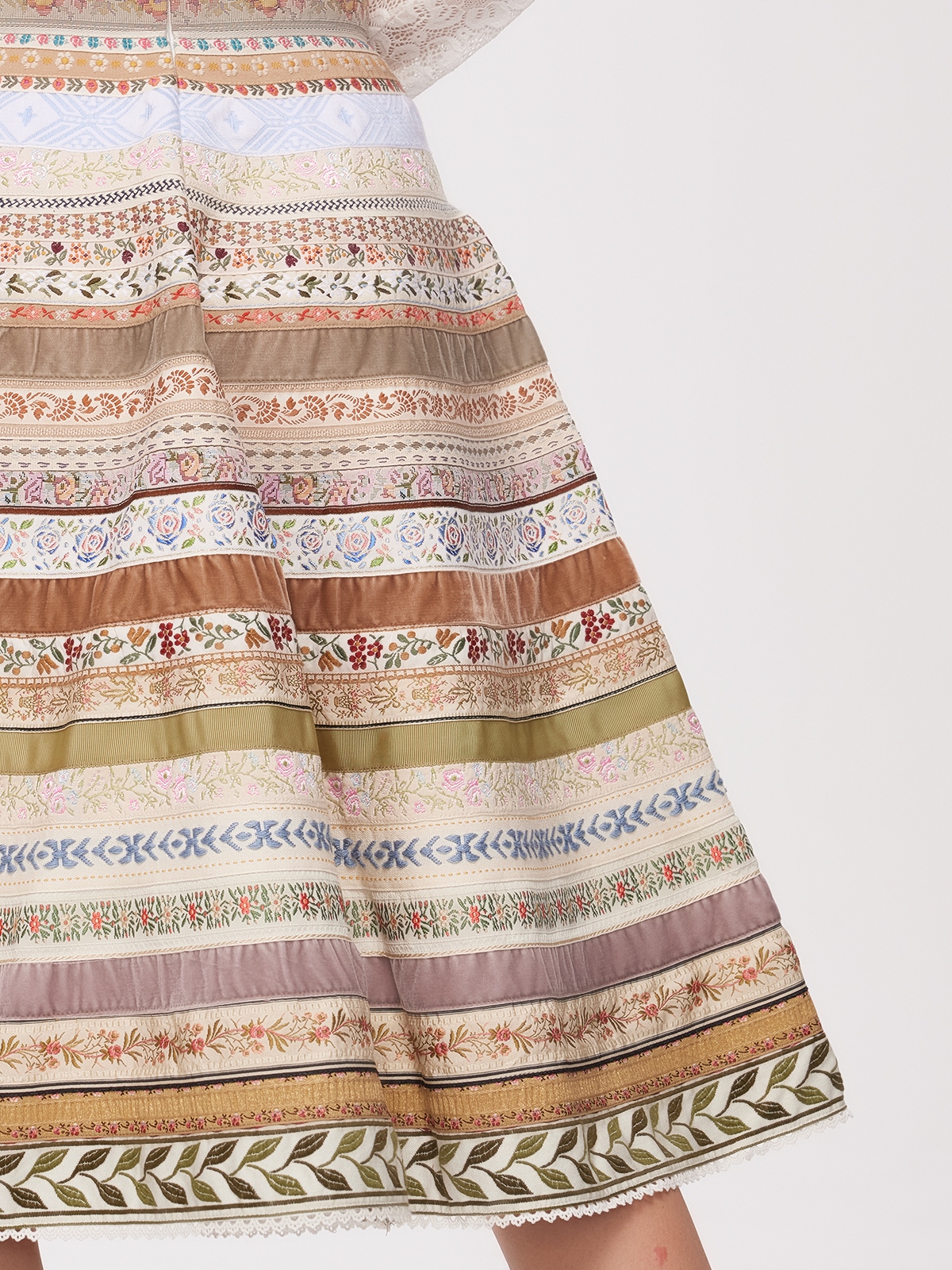 Modernes Dirndl in mint grün