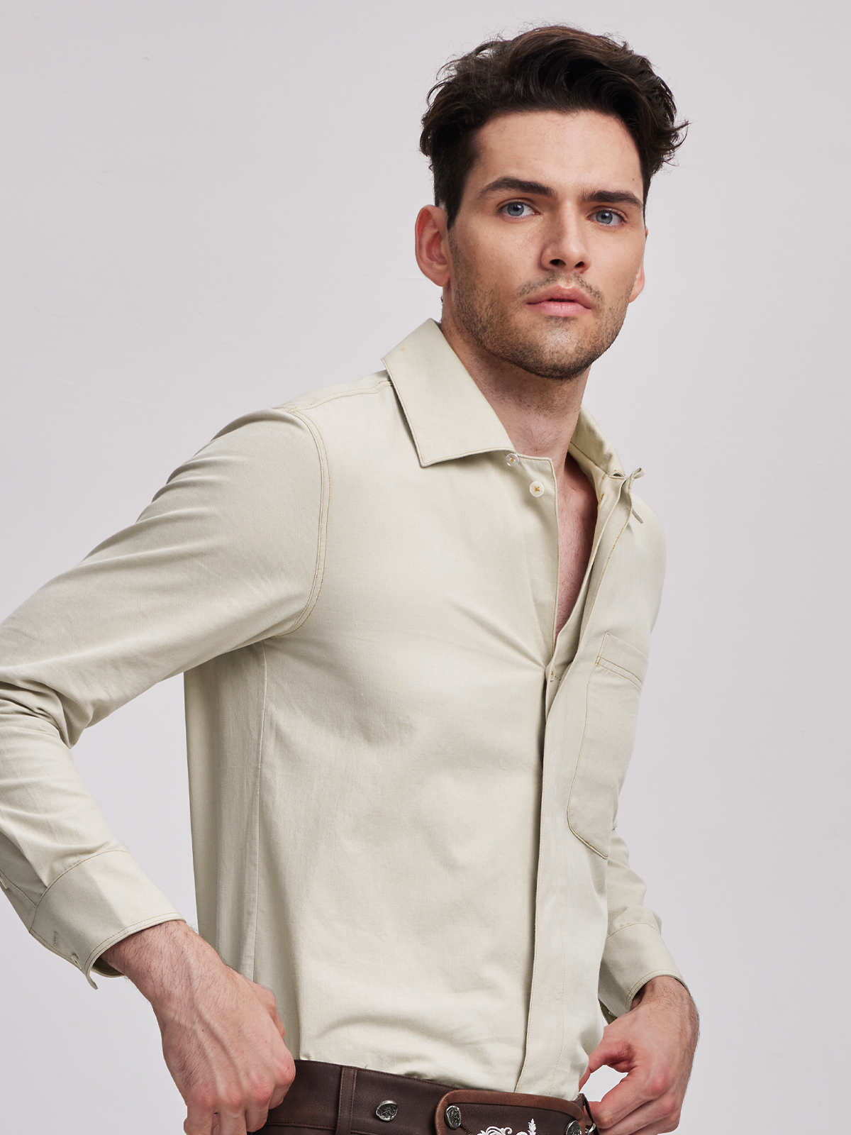 Modernes Midi Dirndl in Beige