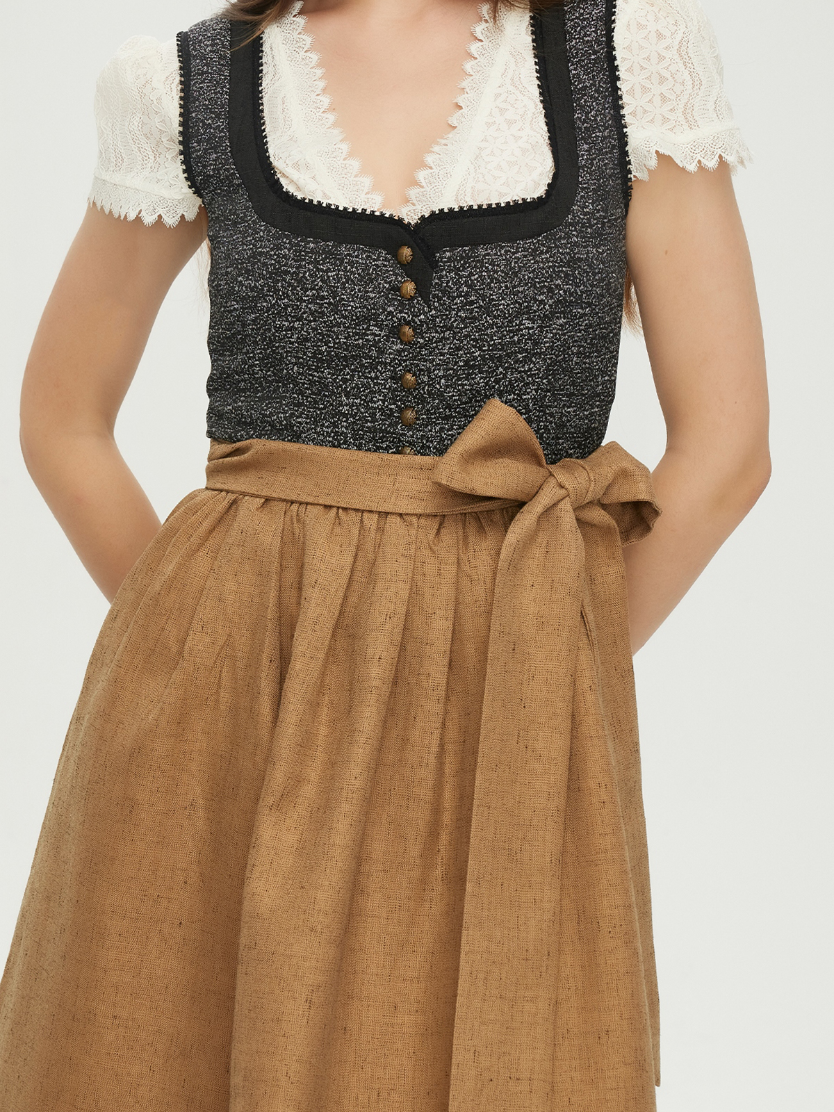 Stilvolles Dirndl in Schwarz