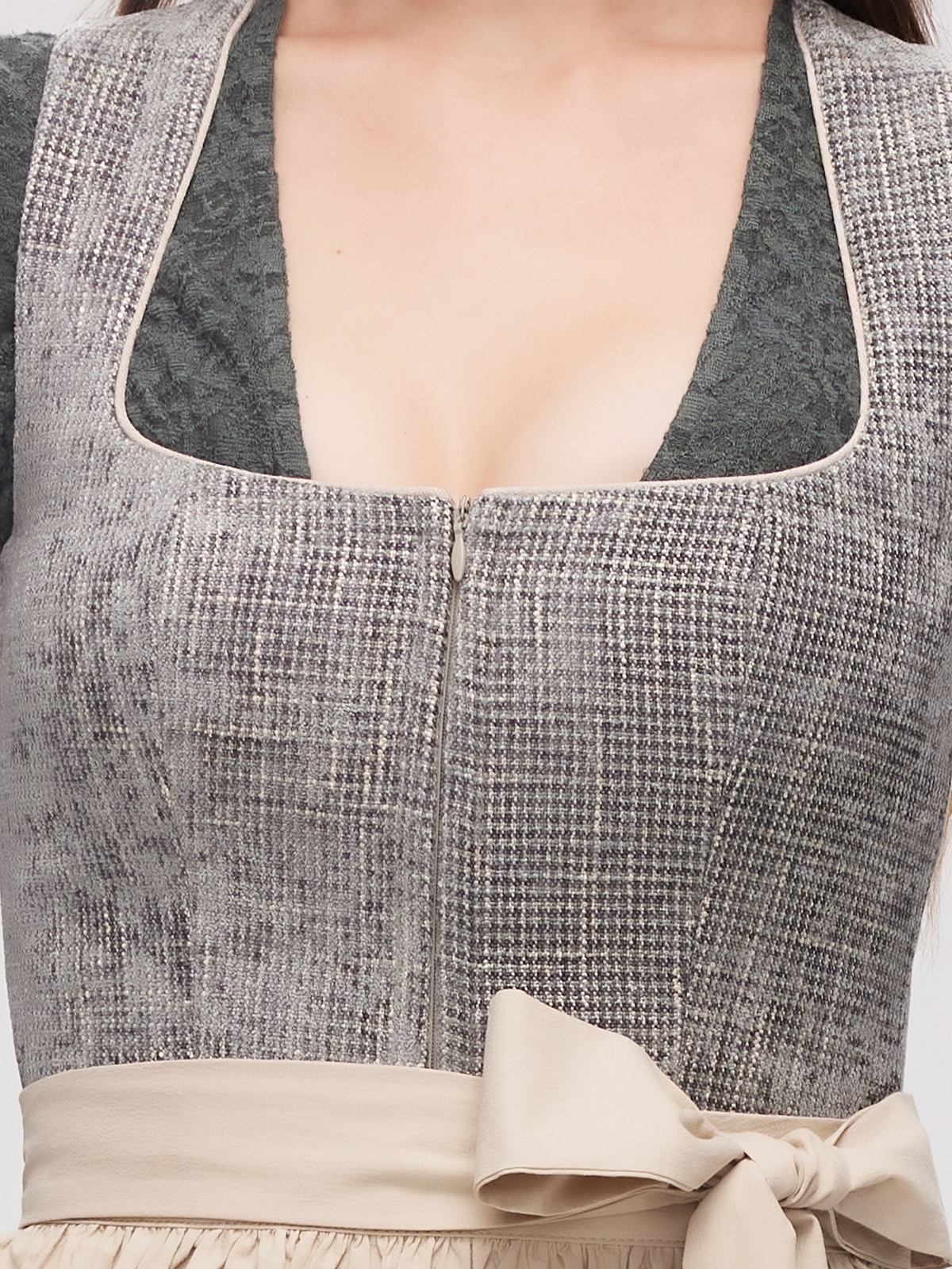 Dirndl in Grün
