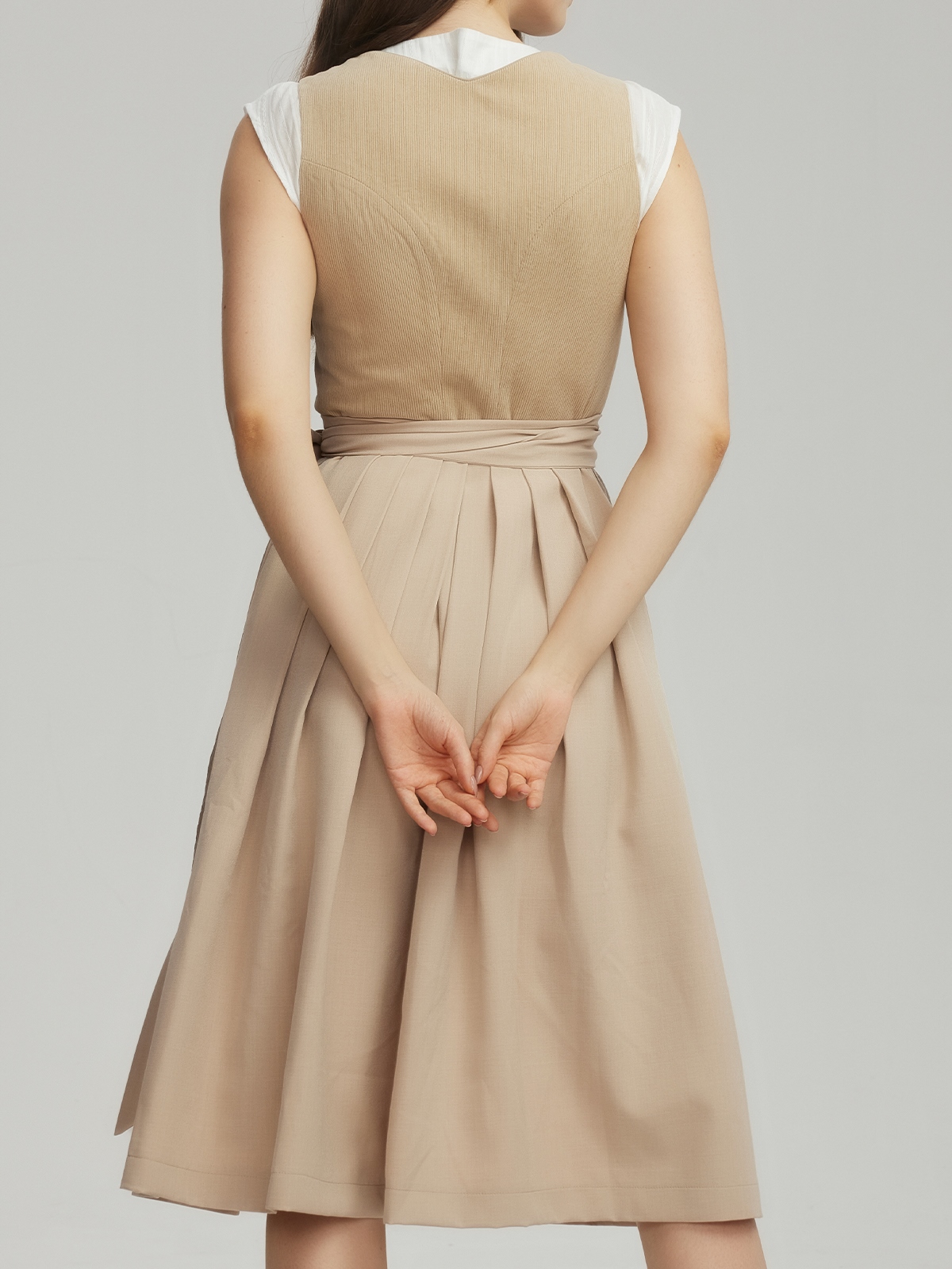 Dirndl Schwarz Lila – Eleganz trifft Tradition