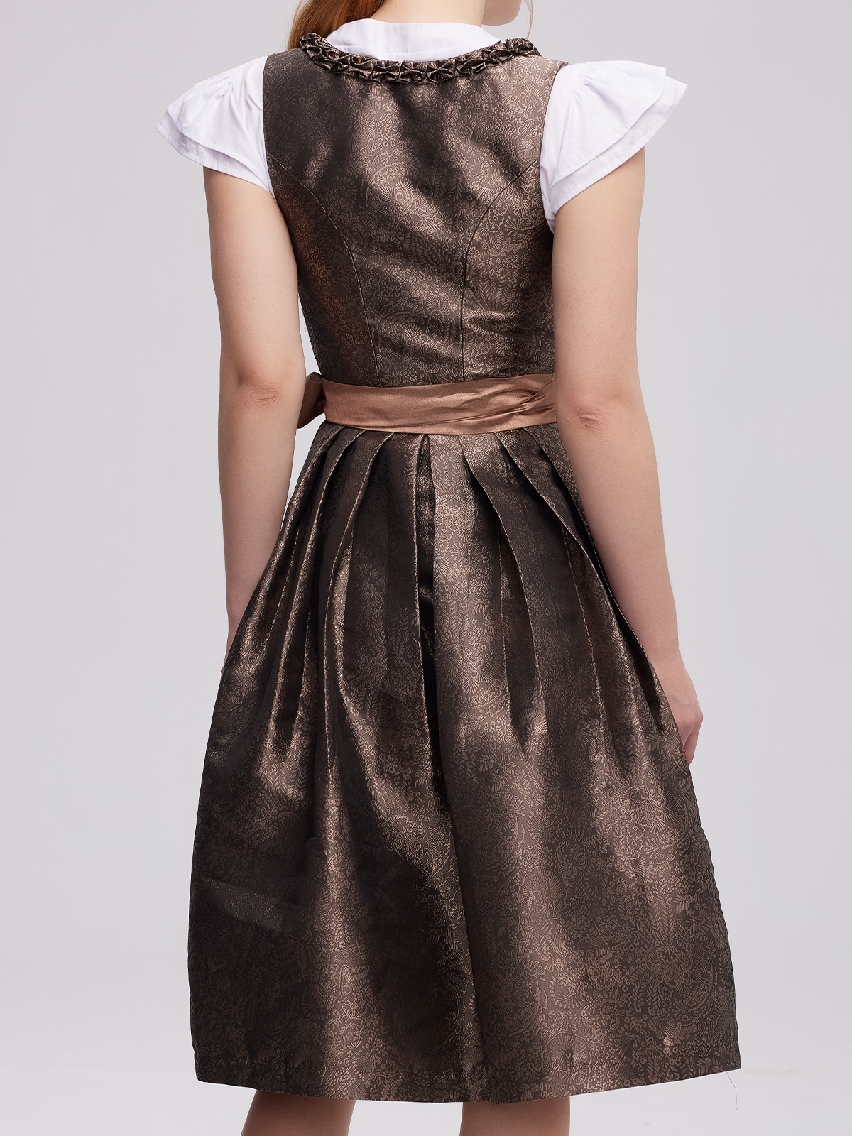 Dirndl in Braun