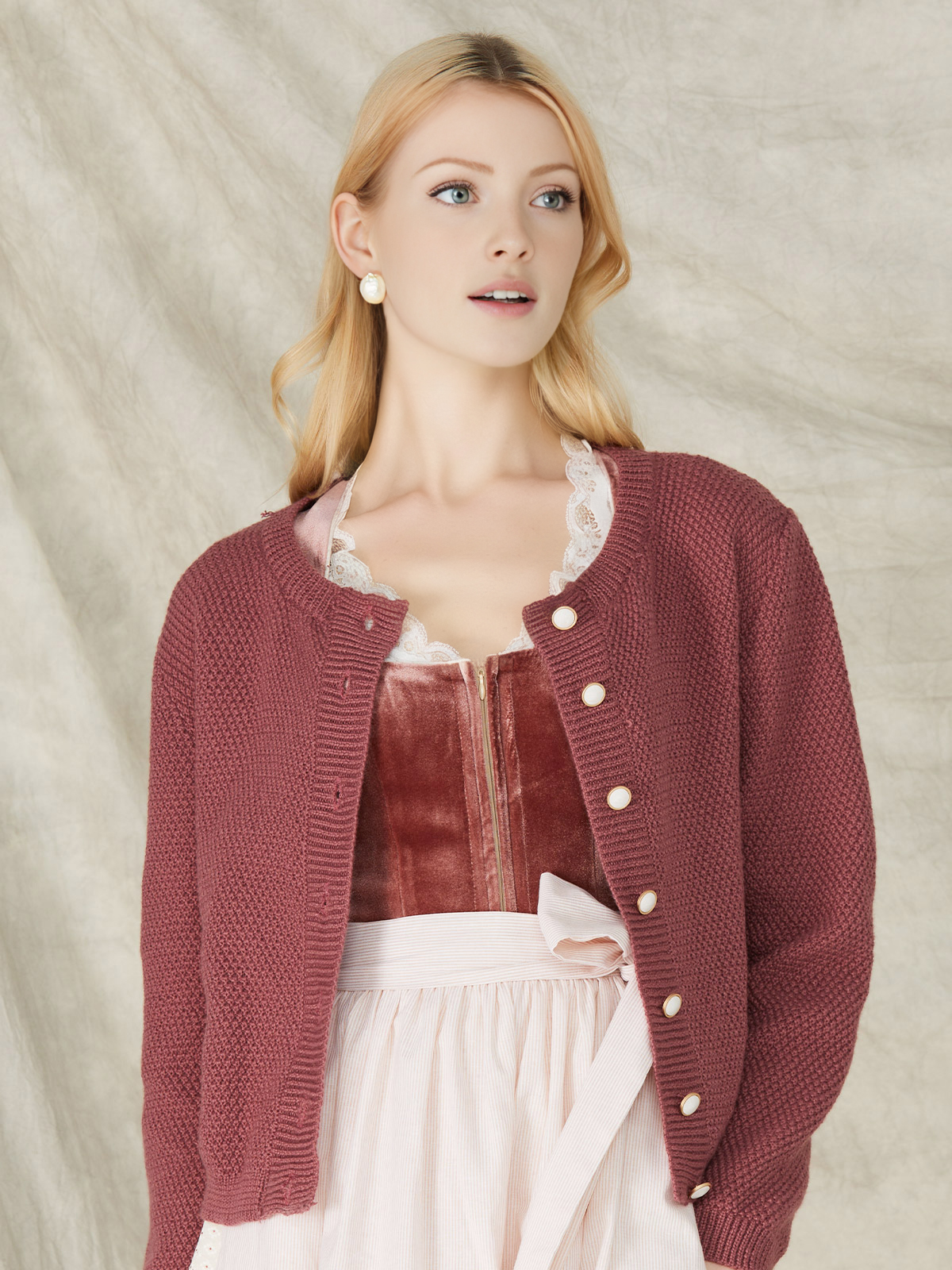 Dirndl in lila – stilvoll und günstig