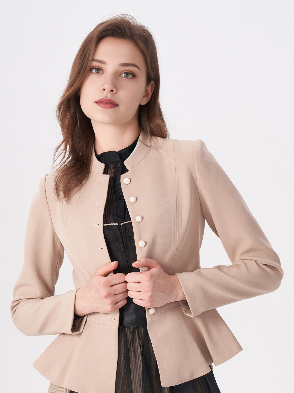 Dirndl in Braun und Weiß