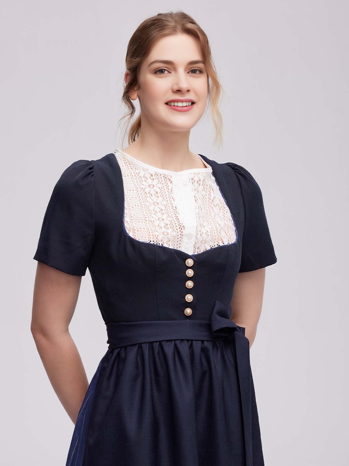 Modernes Dirndl in Blau