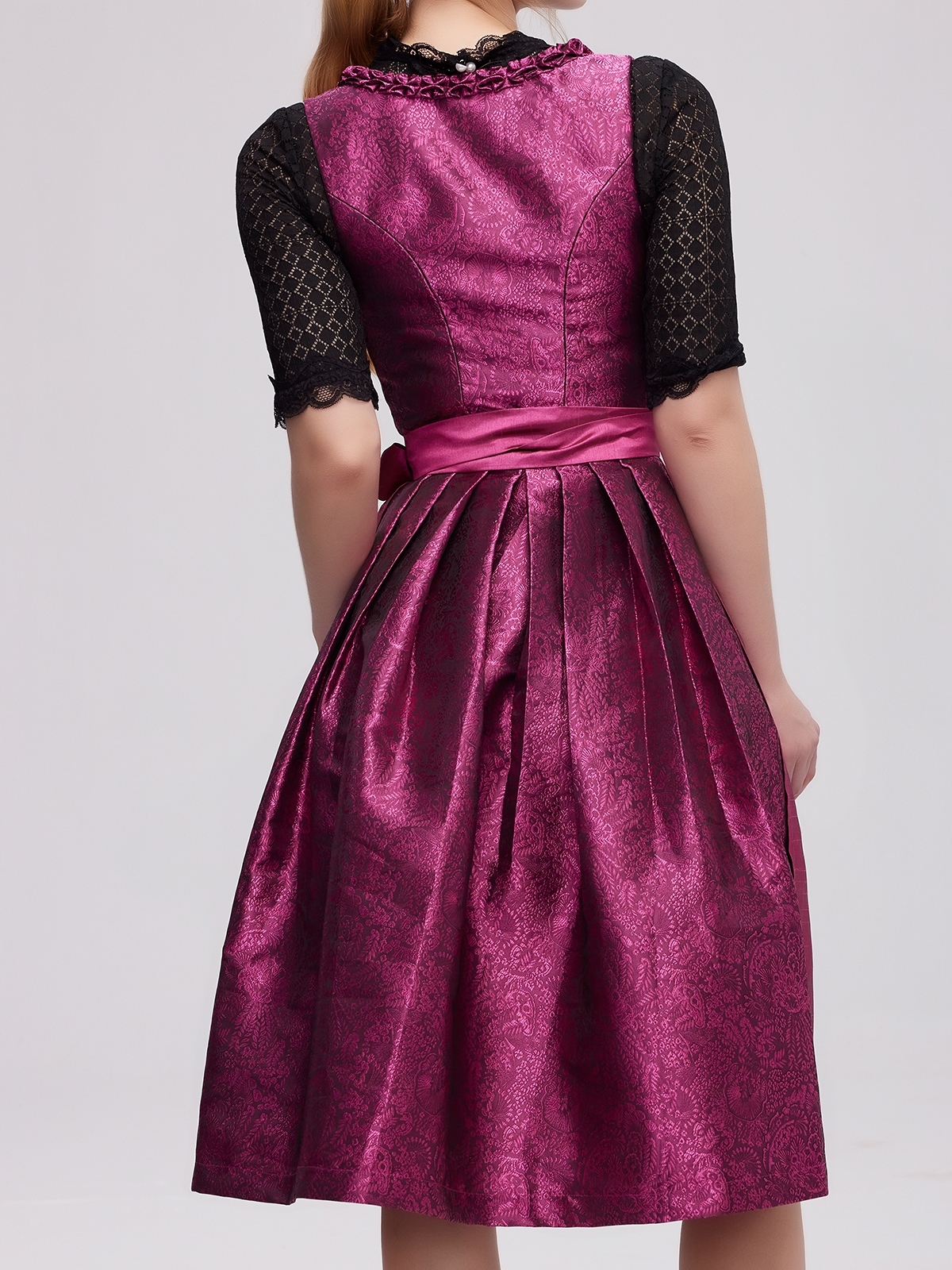 Dirndl Eisblau in modernem Design