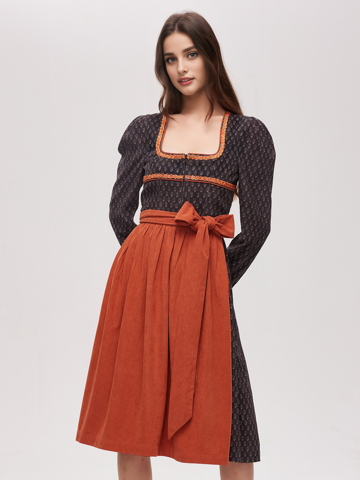 Ehreer Dirndl in Schwarz