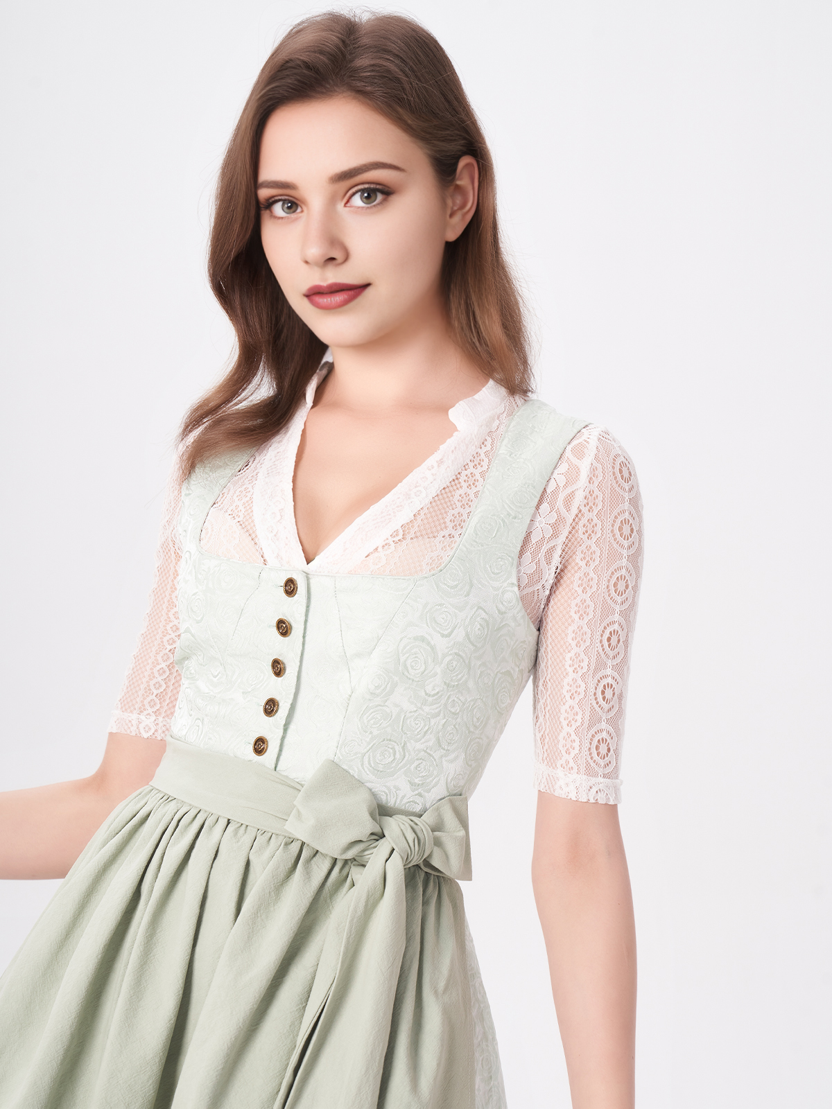 Traditionelles grünes Dirndl mit feinen Details