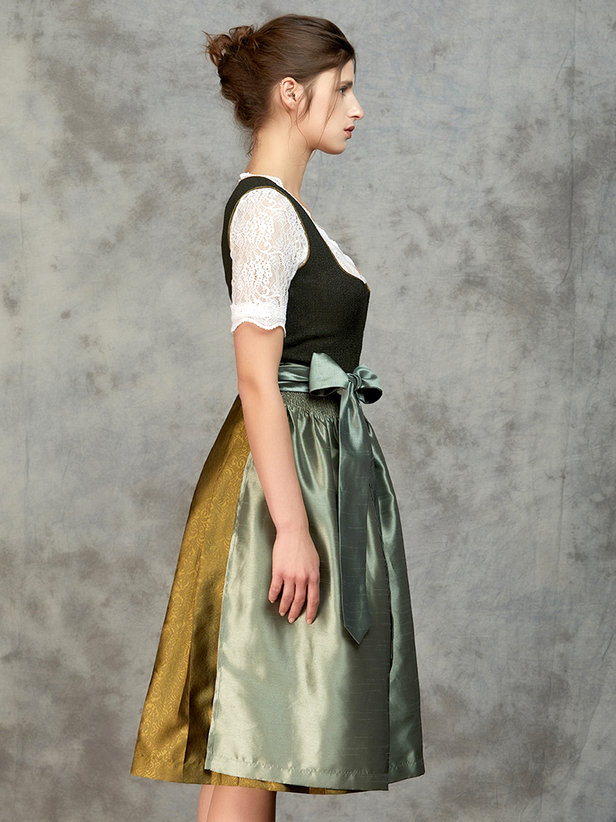 Dirndlblusen Spitze in Grün