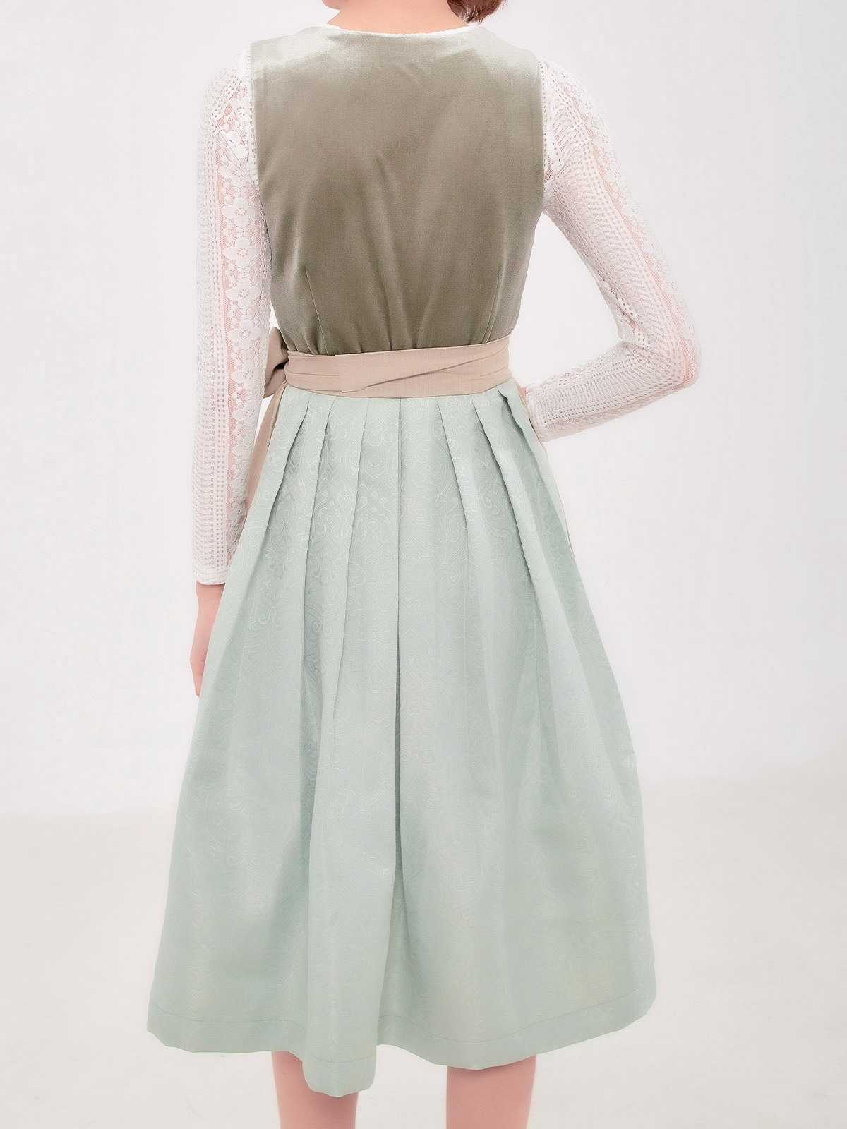 Blaues Dirndl mit modernem Schnitt