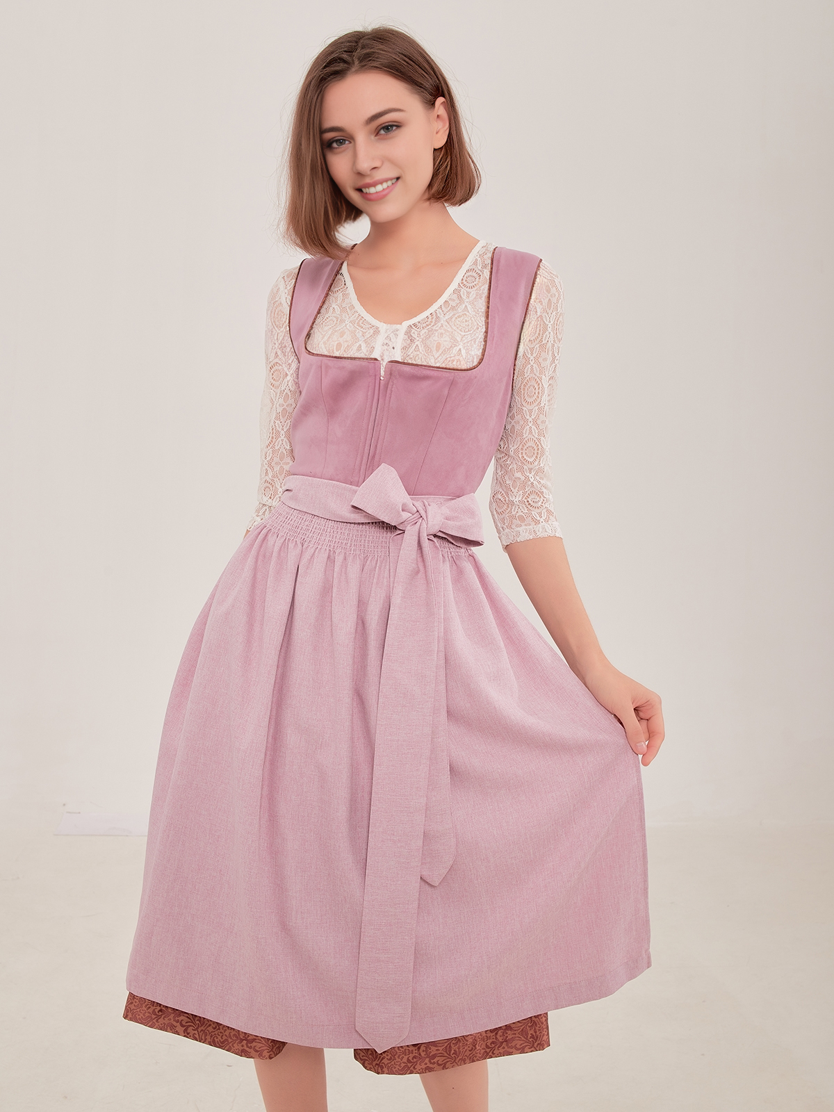 Dirndl mit Samt in Lila