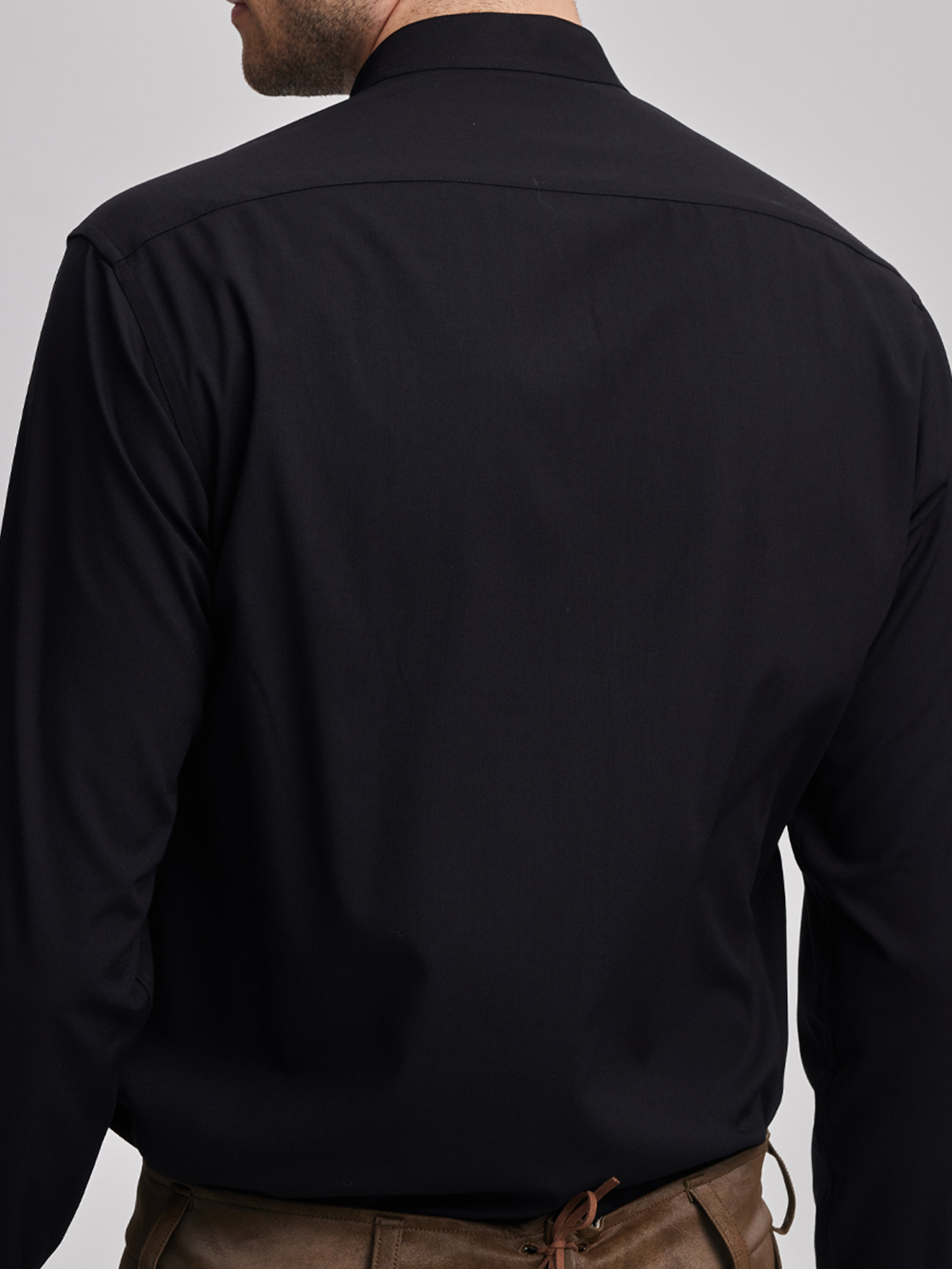 Dirndlbluse langarm hochgeschlossen in Schwarz