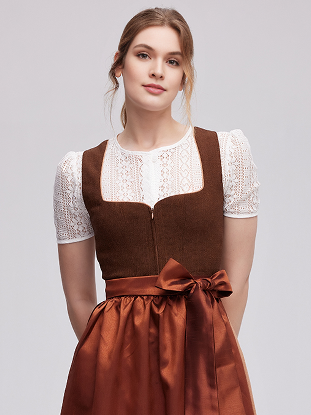 Ehreer Dirndl in Braun